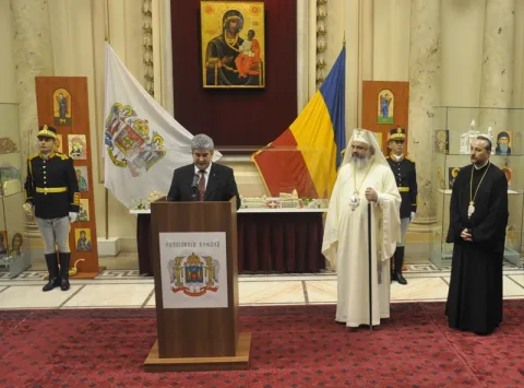 Preafericitul Părinte Patriarh Daniel a primit cea mai înaltă distincţie a Armatei României