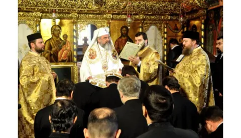 Patriarhul României a hirotesit întru duhovnic 10 preoţi din Arhiepiscopia Bucureştilor