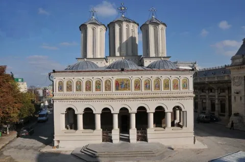 PATRIARHUL ROMÂNIEI ÎNCETEAZĂ ORICE COOPERARE CU FUNDAŢIA OMENIA