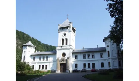 Întâlnirea decanilor facultăţilor de teologie la Mănăstirea Tismana