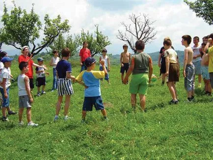 Tabere de vară în Arhiepiscopia Bucureştilor