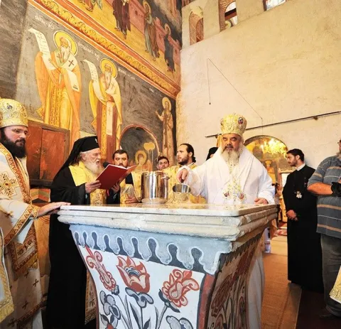 Hram şi resfinţire la Mănăstirea Snagov