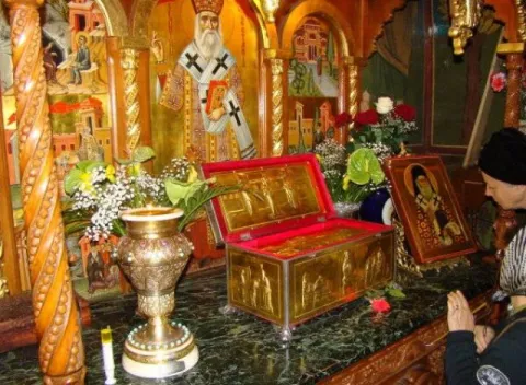 Moaștele Sfântului Nectarie de la Mănăstirea „Radu Vodă”, aduse la Patriarhie