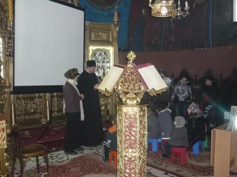 Proiecţia piesei de teatru religios Hristos a înviat! la Biserica Sfântul Pantelimon - Foişorul de Foc