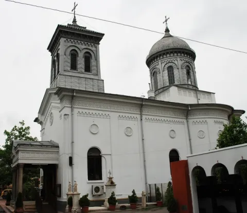 Un registru iconografic deosebit în pridvorul de la Biserica Icoanei