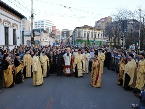 Procesiune la biserica Icoanei din Bucureşti