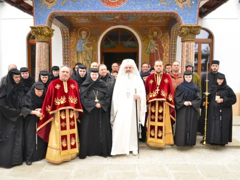 Patriarhul României la Mănăstirea Ţigăneşti