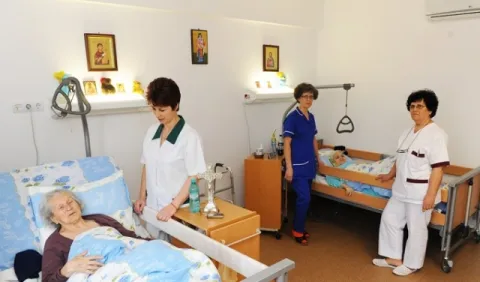 Bolnavii îngrijiţi de ucenicii Sfântului Nectarie