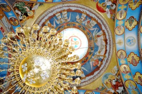 „În mijlocul pământului ai răbdat Crucea”