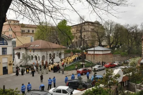 Seminariştii bucureşteni alături de pelerini