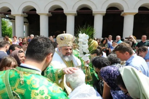 Viaţa spirituală şi acţiunea socială trebuie împletite