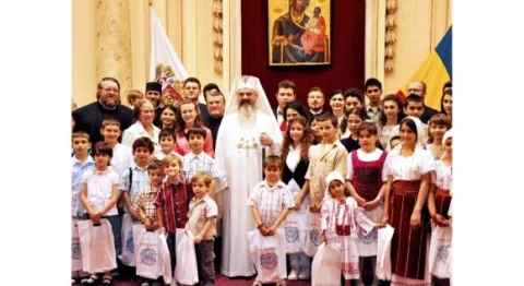 BISERICA APĂRĂ ŞI PROMOVEAZĂ FAMILIA TRADIŢIONALĂ