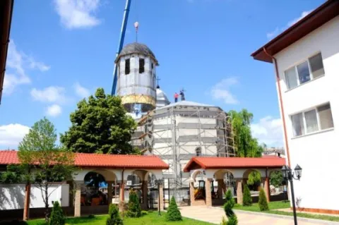 Turle noi pentru biserica afectată de incendiu