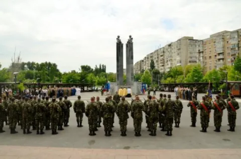 Ceremonii militare şi religioase închinate Zilei Eroilor