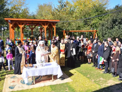 Sfințirea Centrului de zi pentru copii al Fundației Bucuria Ajutorului din Valea Crângului - Urlați