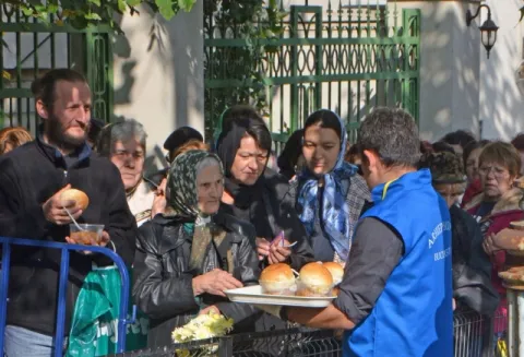 Preoții Arhiepiscopiei Bucureștilor alături de pelerini