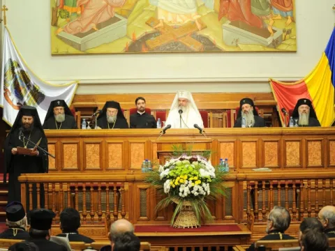 Cuvântul IPS Mitropolit Dionisie la Şedinţa Solemnă a Sfântului Sinod