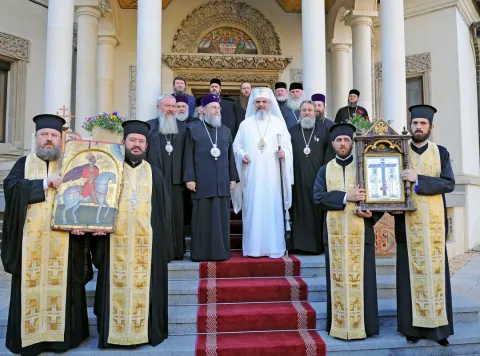 Moaștele Sfântului Cuvios Dimitrie cel Nou și ale Sfântului Mare Mc. Artemie au fost duse în Catedrala Patriarhală