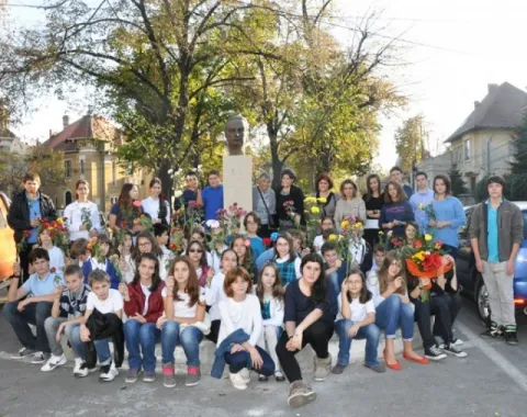 Mircea Vulcănescu omagiat de elevi