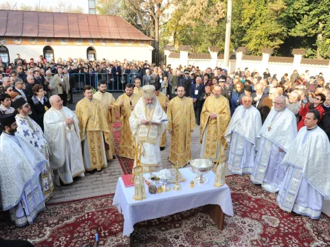 Patriarhul României a sfinţit noua biserică a parohiei Mărcuţa din Capitală