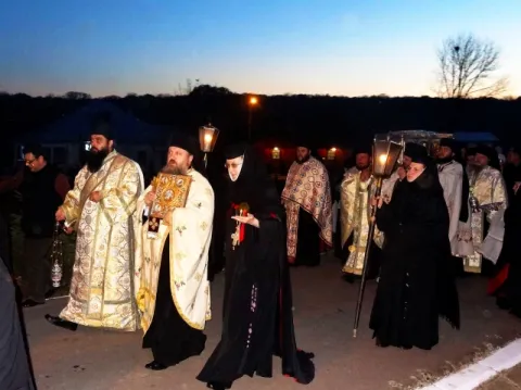 Moaştele Sfântului Calinic de la Cernica au fost aduse la Mănăstirea Pasărea