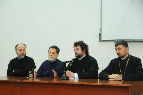 Părintele Filoteu Faros a conferenţiat la Facultatea de Teologie din Bucureşti
