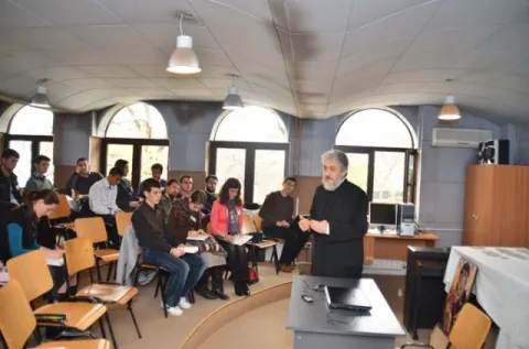Două ferestre ale Bisericii în mediul universitar