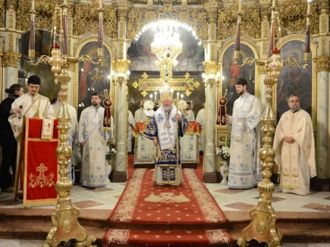 Sfinţii Trei Ierarhi sărbătoriţi de teologii bucureşteni
