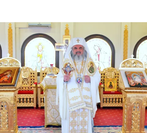 Această mare binecuvântare de a purta pe braţe pe Pruncul Iisus în Templu este o prefigurare a Tainei Bisericii