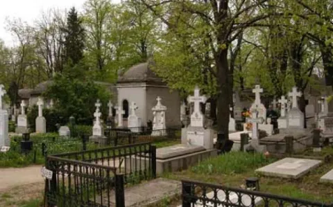 Grija Bisericii faţă de cei trecuţi la Domnul