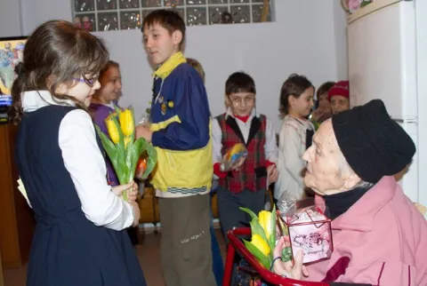 Daruri pentru persoanele vârstnice de la aşezământul Mănăstirii Christiana