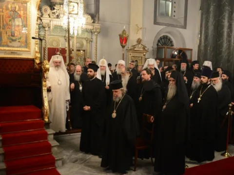 Patriarhul României a participat la Slujba Acatistului Bunei Vestiri de la biserica Sf. Arh. Mihail şi Gavriil – Mega Revma