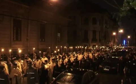 Procesiune cu sfintele icoane în Bucureşti
