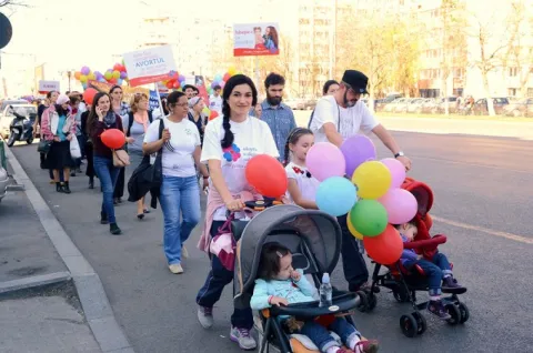Marşuri pentru viaţă în aproximativ 40 de oraşe din ţară