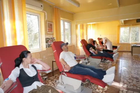 Campania "Dăruieşte viaţă! Vino să donezi sânge!"