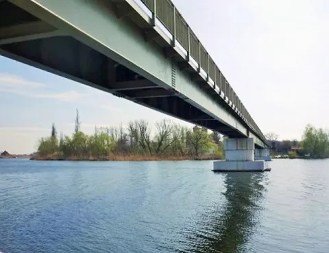 Pe cine deranjează pasarela de acces pietonal la mănăstirea Snagov?