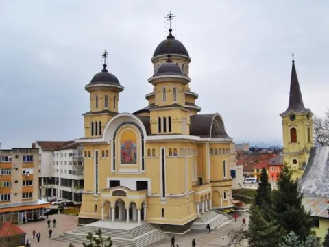 Puterea Crucii se arată în slava Învierii