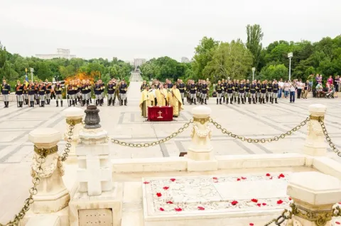 Ziua Eroilor, zi de pomenire şi recunoştinţă