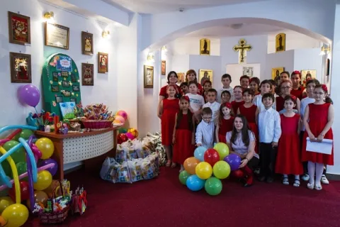 Lumea minunată a copilăriei Duminică, 1 iunie 2014 , la Centrul de zi pentru Copii ”Sf. Mc. Sofia” al Arhiepiscopiei Bucureștilor din str. Scaune nr. 2-4,  a avut loc evenimentul socio-cultural ”Lumea minunată a copilăriei”, având ca obiectiv marcarea Zil