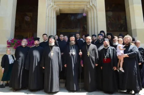 Pelerini la moaştele Sfântului Grigorie Dascălul