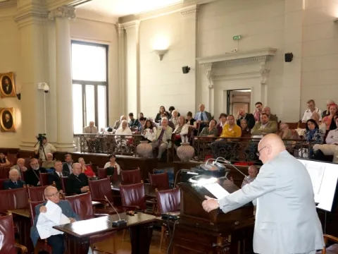 Sesiune de comunicări la Academia Română