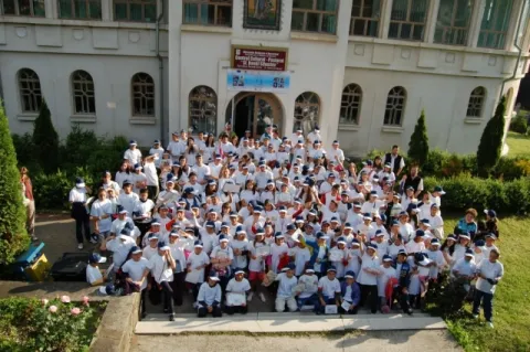 Speranţe şi eforturi noi pentru prevenirea abandonului şcolar prin actul educaţional catehetic