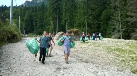Activităţi în cadrul proiectului „Pe munte, spre Cruce“