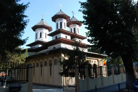 Procesiune cu moaştele Sf. Ioan Gură de Aur la Parohia Apărătorii Patriei I