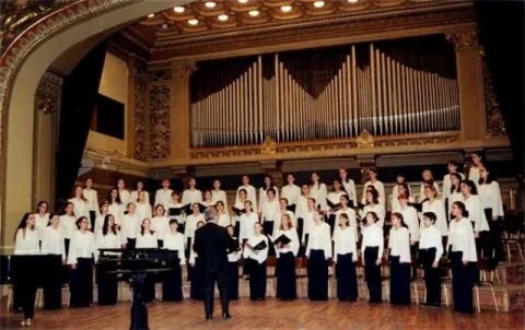 Corul „Symbol” va participa la Festivalul coral din Macedonia