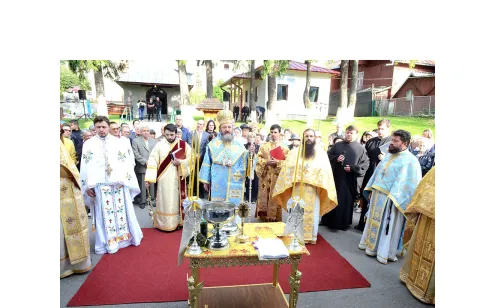Sfinţirea picturii Bisericii Domneşti de la Buşteni