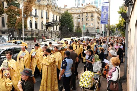 Sâmbătă are loc procesiunea Calea Sfintei Cruci, scară către cer în Capitală