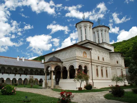 Patriarhul României va efectua o vizită canonică în Arhiepiscopia Râmnicului (11 – 12 octombrie 2014)