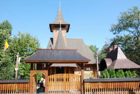 Târg de caritate la Parohia „Sfântul Antonie cel Mare“ - Titan