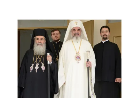 Patriarhul Ierusalimului vine în România aducând un fragment din lemnul Sfintei Cruci